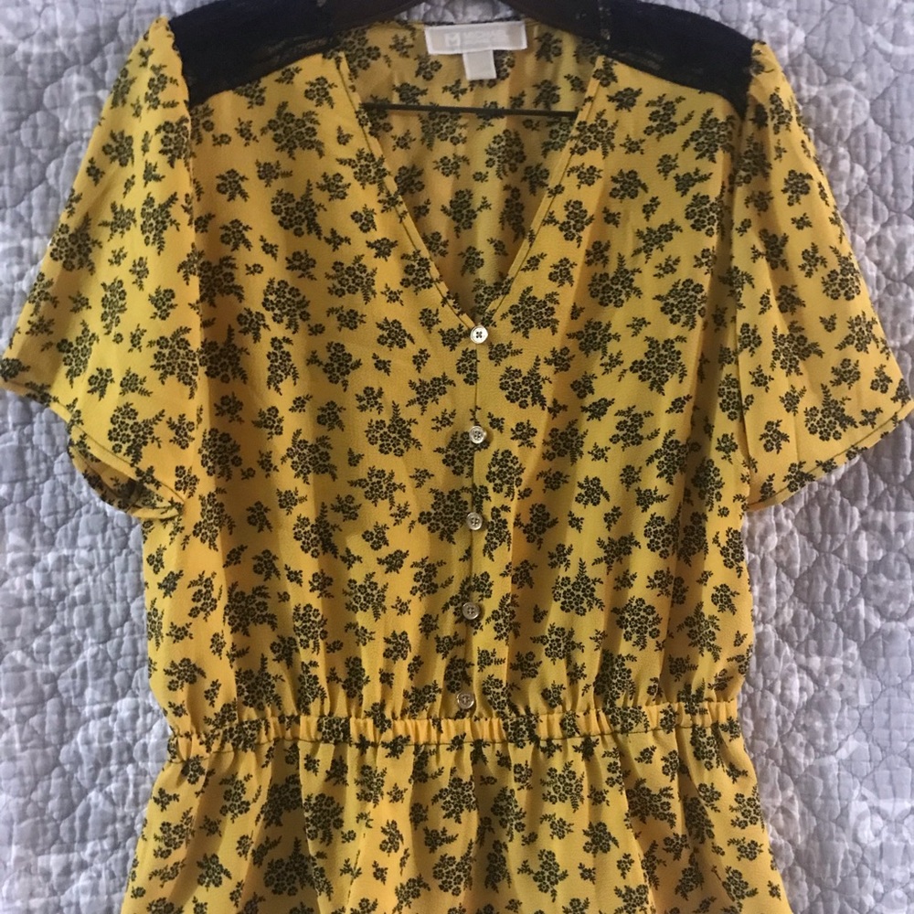 Beautiful MK blouse - Picture 2 of 12